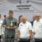 Pembukaan  acara Empowerment Talk Show dengan tema “Hambatan Ekspor Produk Indonesia”